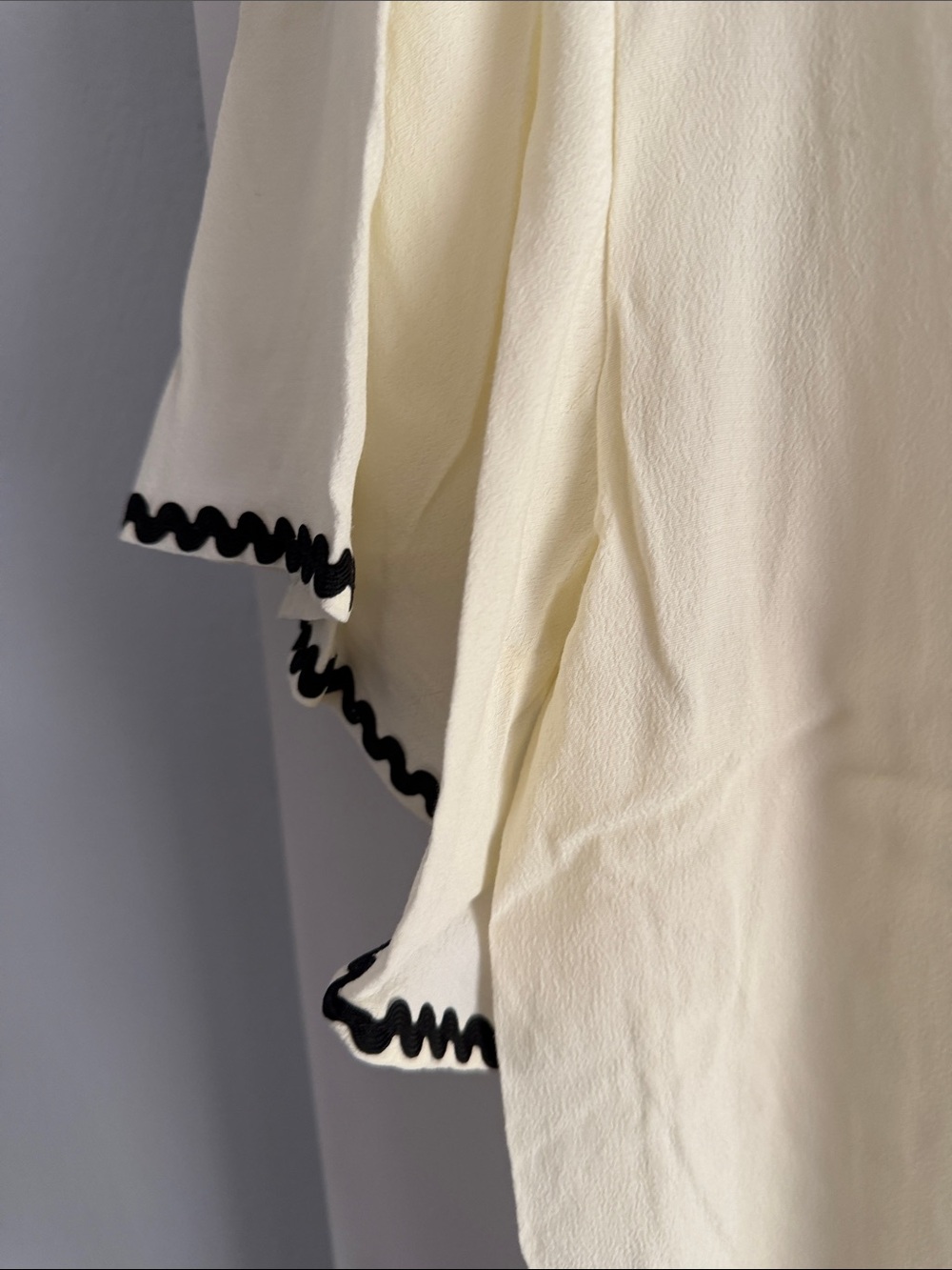 Cream Short-Sleeve Peter Pan collar Button Front Blouse with Black Trim large - Picture 3 of 6